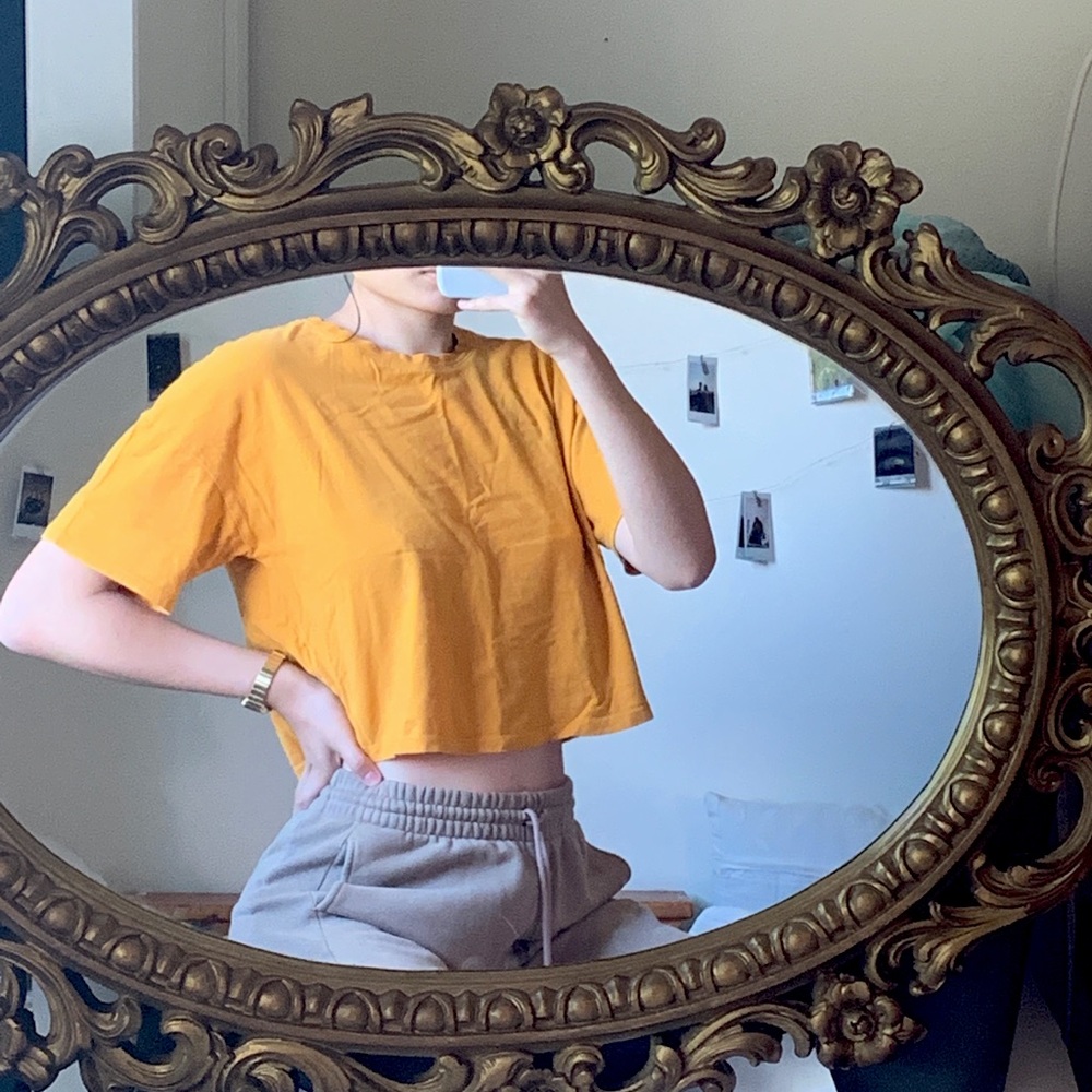 ✨3/$25✨ Mustard Yellow Cropped Tshirt